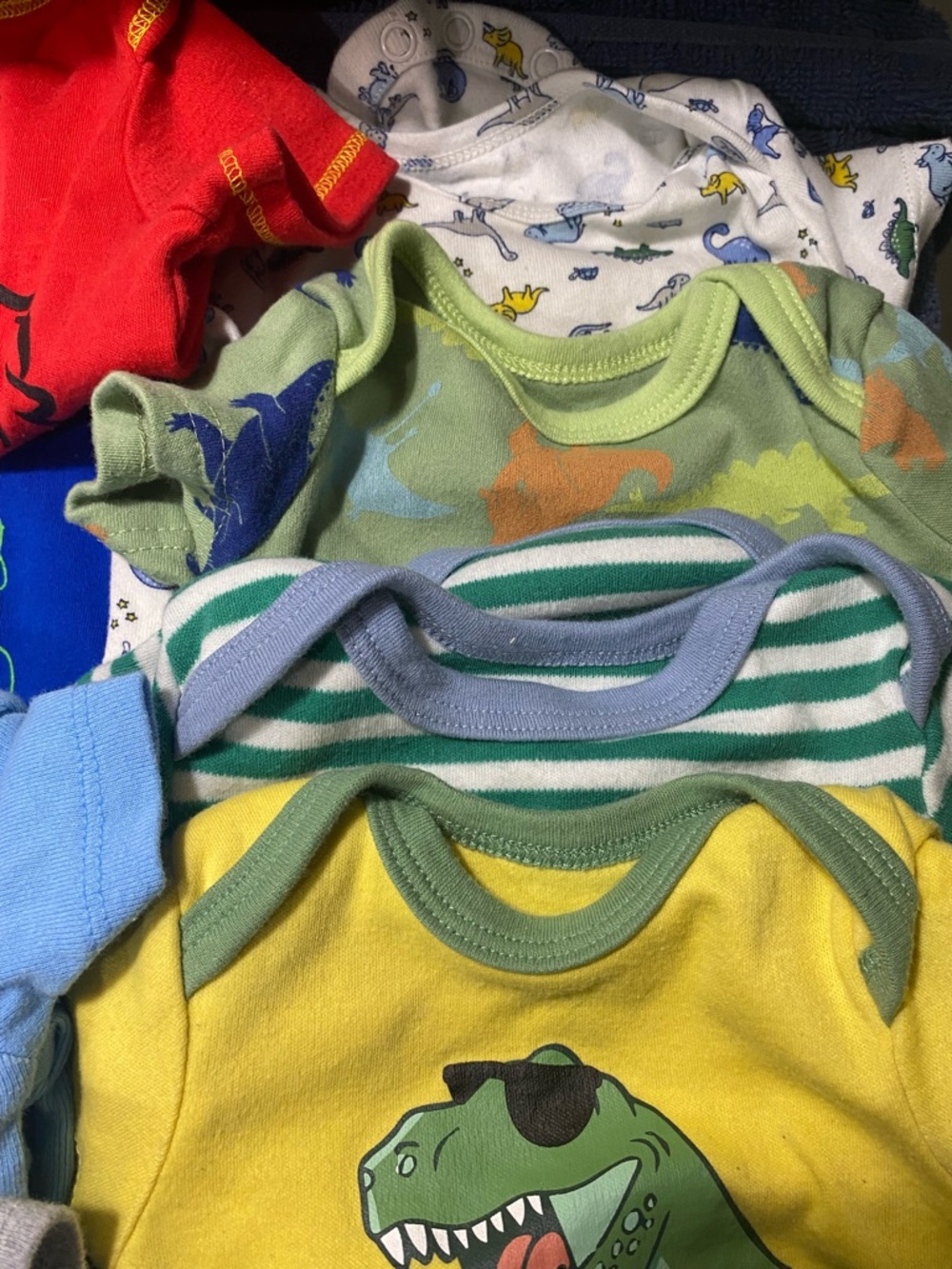 25 piece Ralph L. Tru Religion Guess Champion Dinosaur Onesie Shirt Baby Bundle - Picture 10 of 12